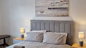 Rumah | 4 kamar tidur, setrika/meja setrika, Wi-Fi gratis, dan seprai linen