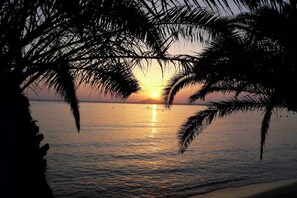 In Strandnähe, Liegestühle