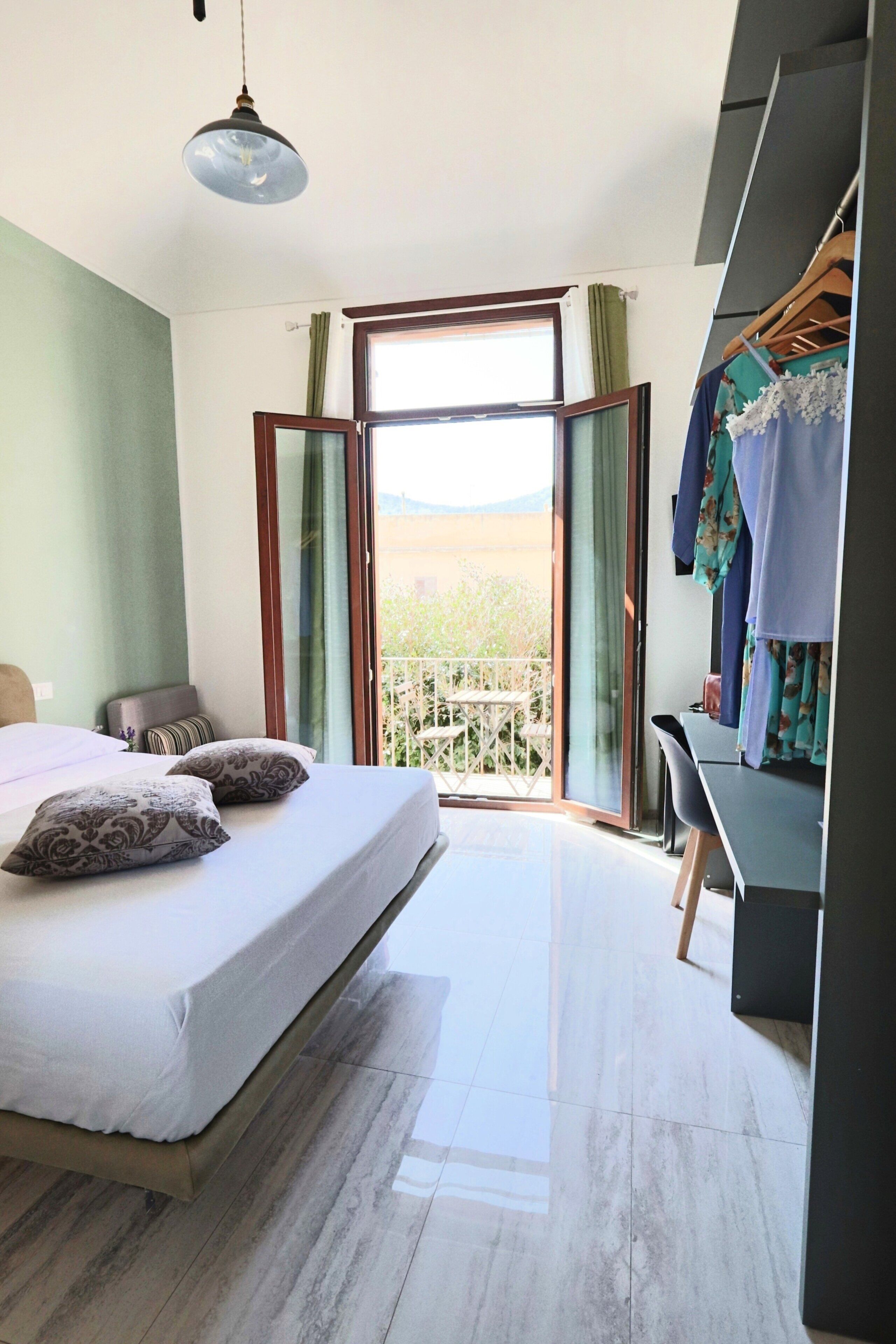 1 dormitorio, escritorio, wifi y ropa de cama