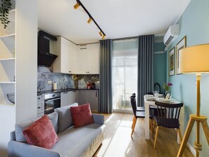 Studio, cuisine | Salle de séjour