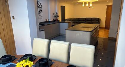 Entire Seaside Home 6 Private Bedrooms Sleeps 10