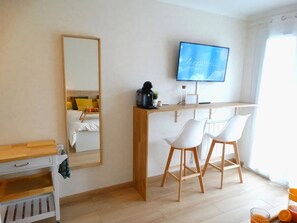 1 bedroom, iron/ironing board, bed sheets