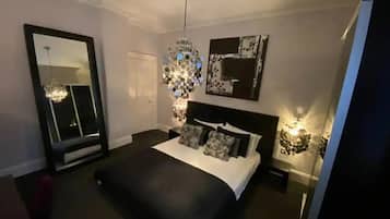 Apartment | 2 Schlafzimmer, Bügeleisen/Bügelbrett, kostenloses WLAN, Bettwäsche