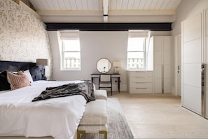 Apartment | 3 bedrooms, iron/ironing board, free WiFi, bed sheets