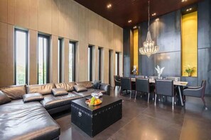 Villa | Interior - Luxury Pool Villa With Jacuzzi & Lift by Thonglor (Bangkok)