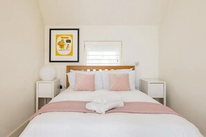 House | 2 bedrooms, iron/ironing board, free WiFi, bed sheets - Designer Muji Home by Harrods (London)