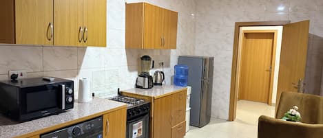 Fridge, microwave, oven, stovetop