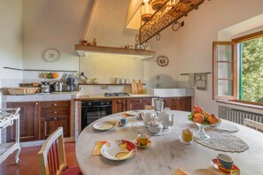 Condo, Hill View | Private kitchen | Full-size fridge, oven, stovetop, dishwasher - La Tesa Country House S. Gimignano (San Gimignano)
