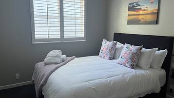 2 bedrooms, iron/ironing board, WiFi, bed sheets