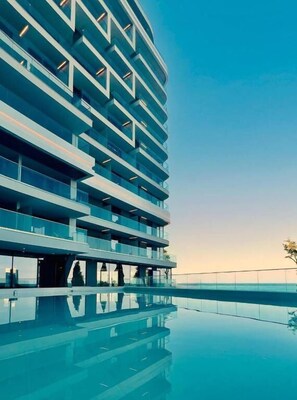 Indoor pool, seasonal outdoor pool, sun loungers, lifeguards on site - GRIFID Noa - Premium Ultra All Inclusive (Golden Sands)