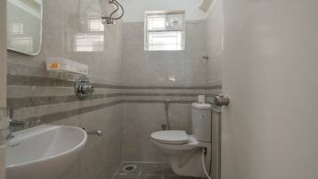 Shower, towels, soap, shampoo