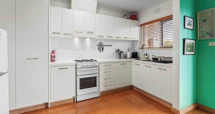 Cute Retro Gem Summar