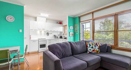 Cute Retro Gem Summar