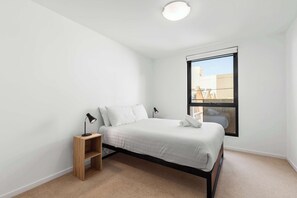 2 habitaciones, tabla de planchar con plancha, wifi y ropa de cama