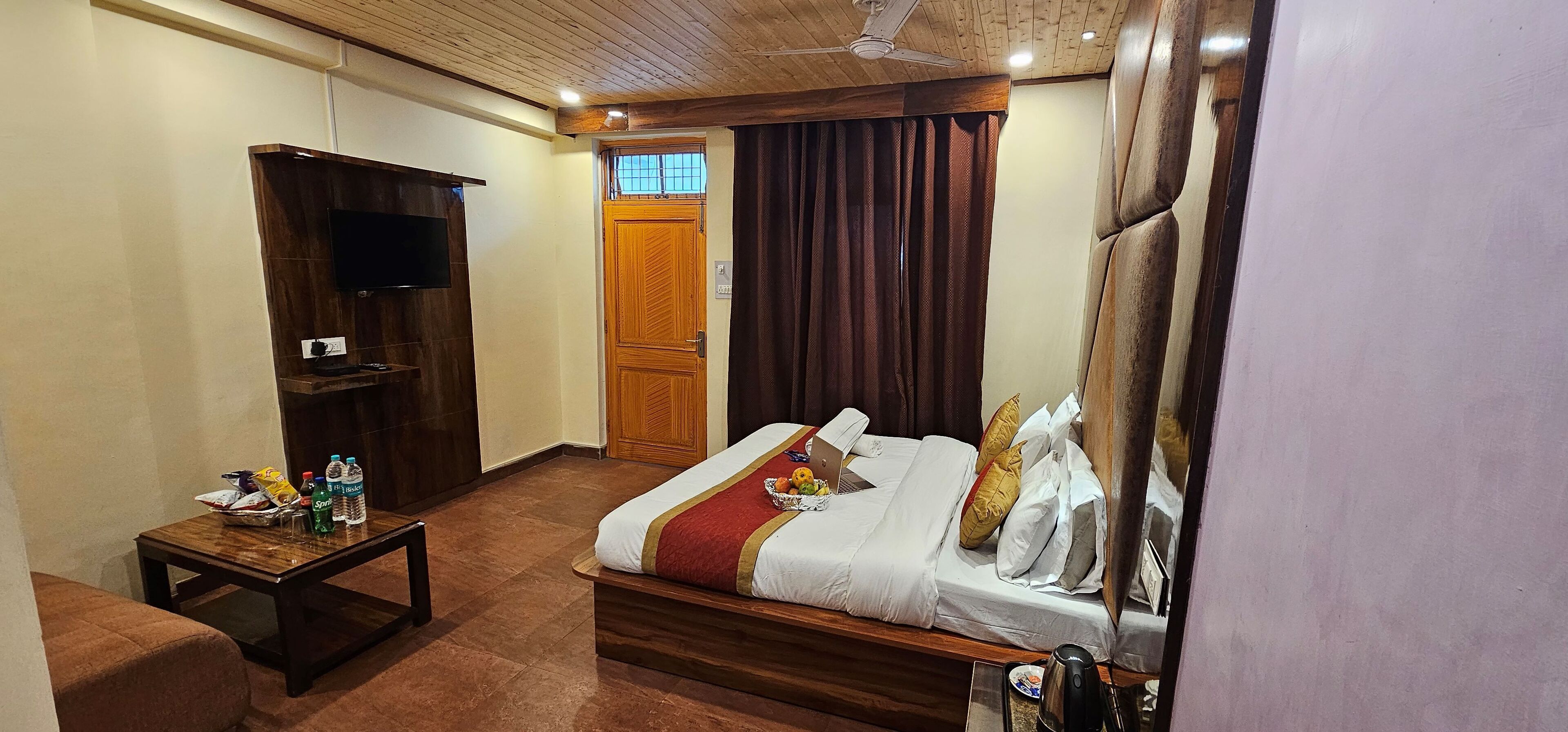 Standard Double Room | Egyptian cotton sheets, premium bedding, free WiFi