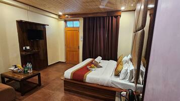 Standard Double Room | Egyptian cotton sheets, premium bedding, free WiFi