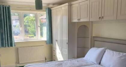 Cozy Beach House in Sandown - 3 Bedrooms