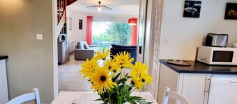 Quiet cottage with garden, Wifi and parking near Lille