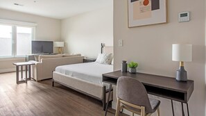 Desk, iron/ironing board, WiFi, bed sheets