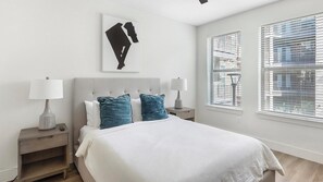 2 bedrooms, desk, iron/ironing board, WiFi