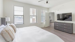 1 chambre, bureau, fer et planche à repasser, Wi-Fi