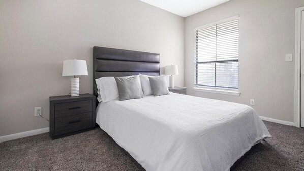 1 bedroom, desk, iron/ironing board, WiFi - Landing | Incredible 1BD, Pool, Gym (Houston)