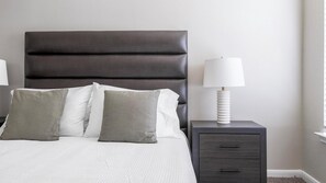 1 bedroom, desk, iron/ironing board, WiFi - Landing | Beautiful 1BD, Gym, Pool (Houston)