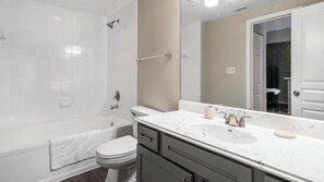 Bathroom - Landing | Incredible 1BD, Pool, Gym (Houston)