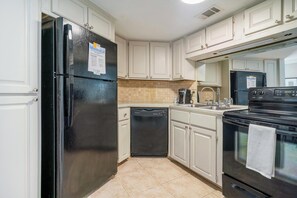 Refrigerador y comedor
