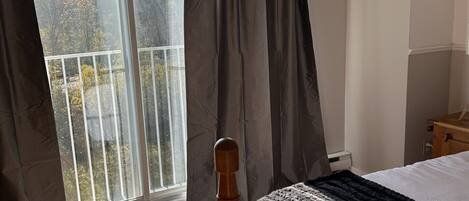 2 chambres, fer et planche Ă repasser, Wi-Fi, draps fournis