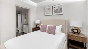 1 makuuhuone, työpöytä, silitysrauta/-lauta, Wi-Fi