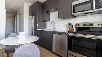 Refrigerador y comedor