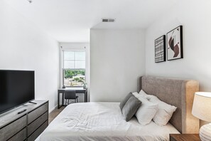 1 bedroom, desk, iron/ironing board, WiFi