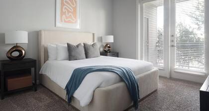 Landing | Spectacular 2BD, Clubhouse, Pool