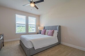 1 Schlafzimmer, Schreibtisch, Bügeleisen/Bügelbrett, WLAN