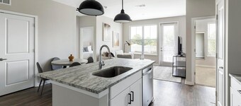 Landing | Spectacular 2BD, Pool, Gym