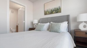 2 bedrooms, desk, iron/ironing board, WiFi - Landing | Beautiful 2BD, Gym, Clubhouse (San Antonio)