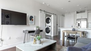 Interior - Landing | Beautiful 1BD, Gym, Clubhouse (San Antonio)