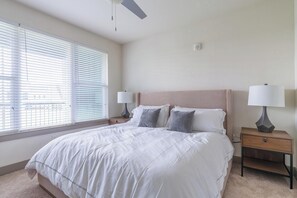 1 makuuhuone, työpöytä, silitysrauta/-lauta, Wi-Fi