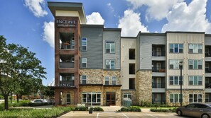 Exterior - Landing at Enclave at Woodland Lakes - 1 Bedroo... (Conroe)