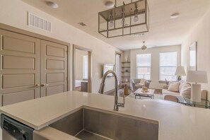 Interior - Landing at Enclave at Woodland Lakes - 1 Bedroo... (Conroe)