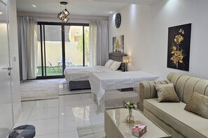BBQ/picnic Area - Ur Perfect Holiday Home In Dubai (Dubai)