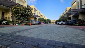 Villa, 2 Bedrooms, Smoking, Balcony | Parking | Free self parking - Ur Perfect Holiday Home In Dubai (Dubai)