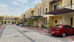 Villa, 2 Bedrooms, Smoking, Balcony | Parking | Free self parking - Ur Perfect Holiday Home In Dubai (Dubai)