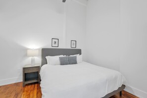 1 bedroom, desk, iron/ironing board, WiFi