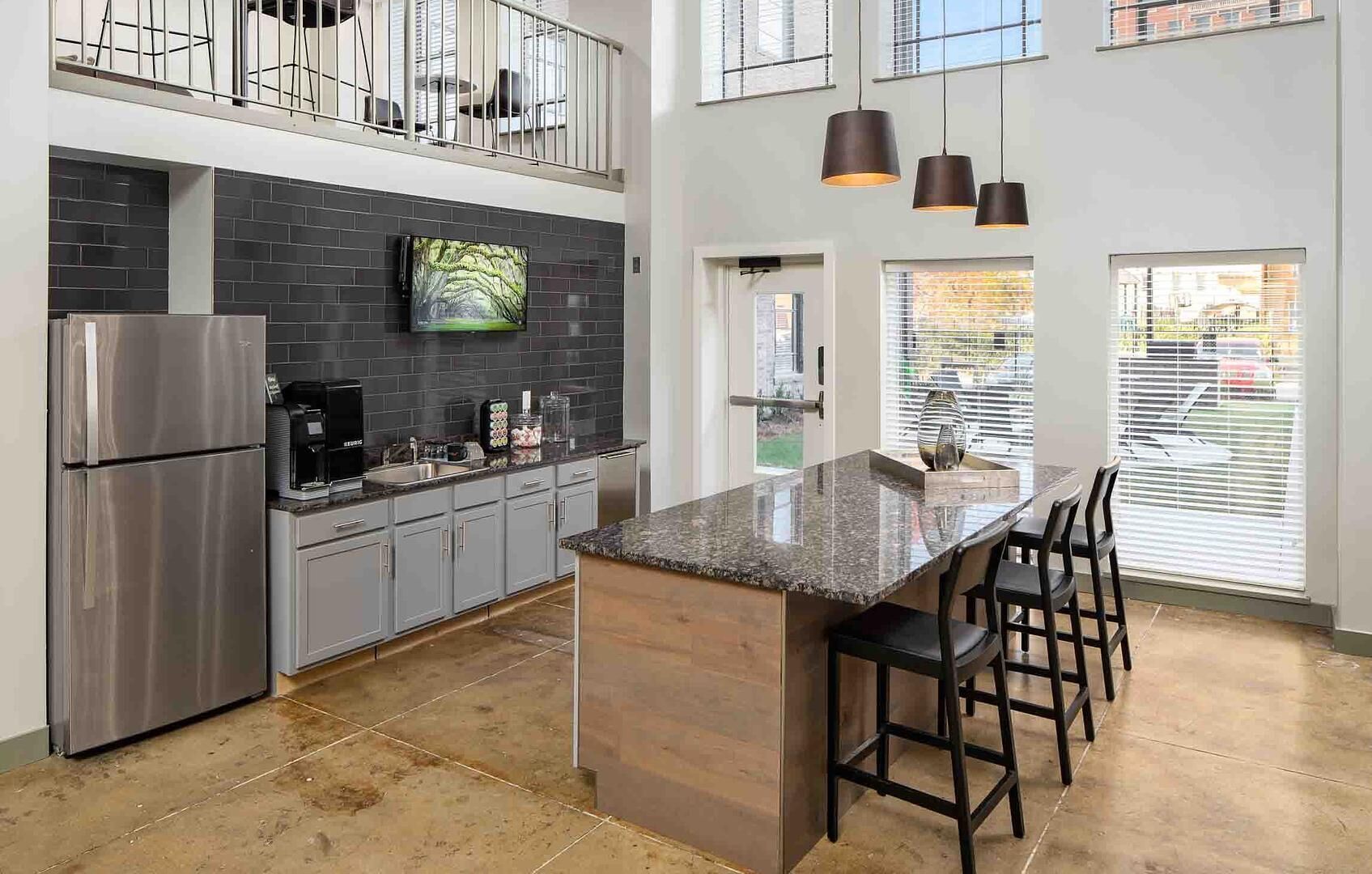 Kühlschrank, Esstisch