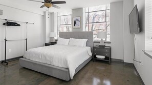 1 室のベッドルーム、デスク、アイロン / アイロン台、WiFi