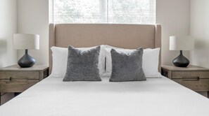 2 Schlafzimmer, Schreibtisch, Bügeleisen/Bügelbrett, WLAN