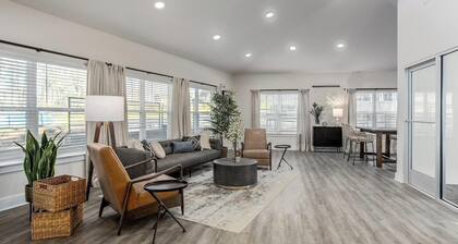 Landing | Stunning 1BD, Clubhouse, Gym