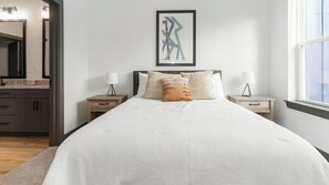 1 bedroom, desk, iron/ironing board, WiFi - Landing | Stylish 1BD, Gym, Clubhouse (Jacksonville)